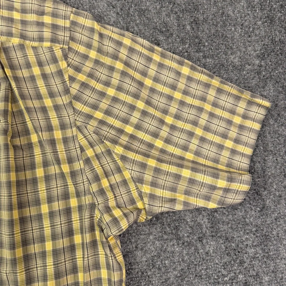 Duluth Trading Shirt Mens XL Plaid Short Sleeve Fishing Hiking Outdoor Nylon